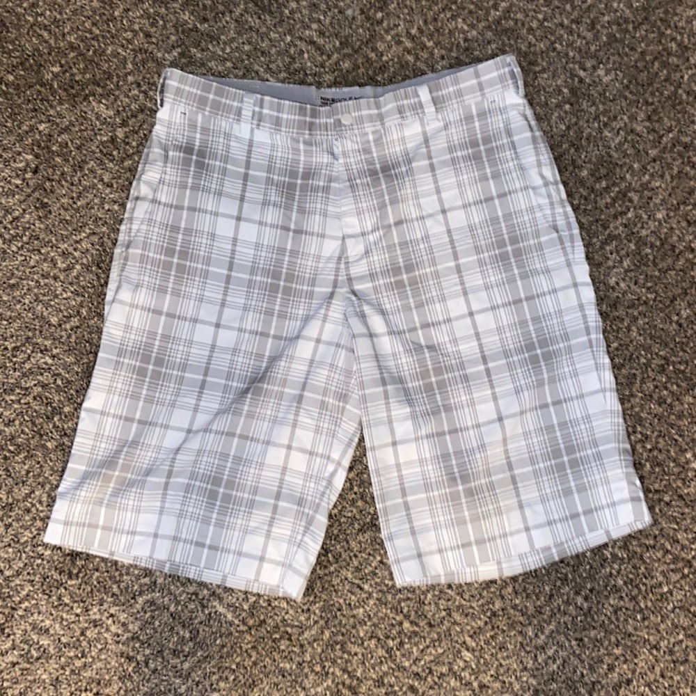 Nike Golf White & Gray Plaid Shorts 34